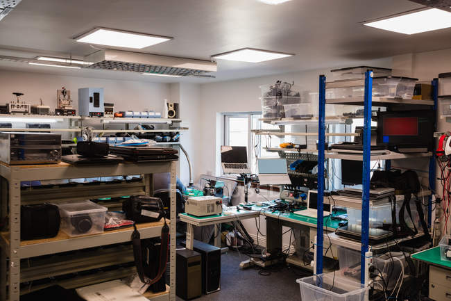 Electronics & Repair Shops 